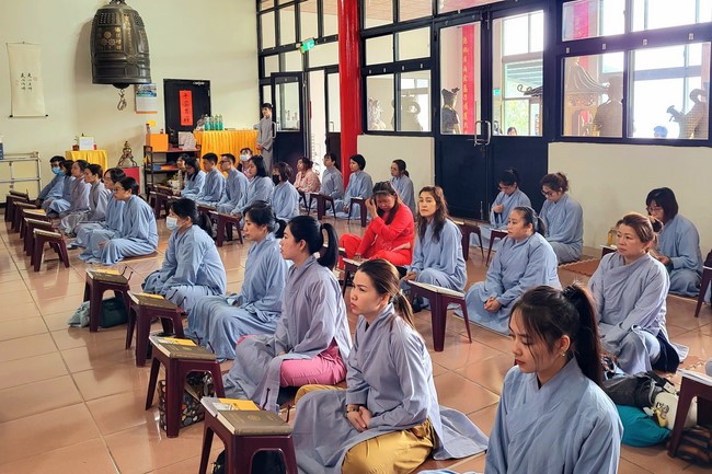 One-Day Practice at Linh An Pagoda
