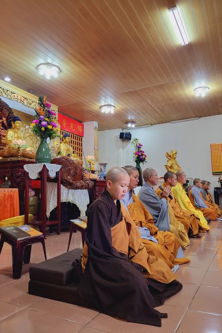 One-Day Practice at Linh An Pagoda