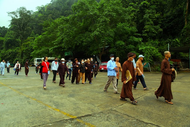 Pilgrimage, visit the scenic spots in Quang Binh - Hue of Giai Lam Pagoda - Ha Tinh