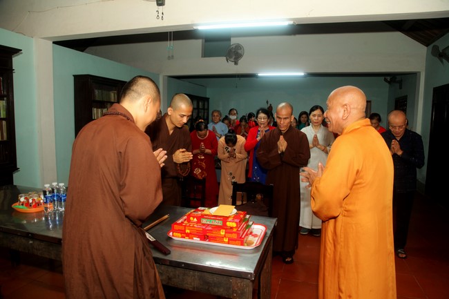 Pilgrimage, visit the scenic spots in Quang Binh - Hue of Giai Lam Pagoda - Ha Tinh