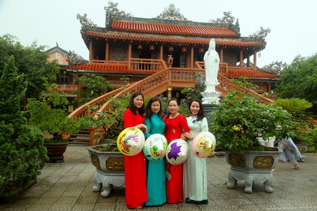 Pilgrimage, visit the scenic spots in Quang Binh - Hue of Giai Lam Pagoda - Ha Tinh
