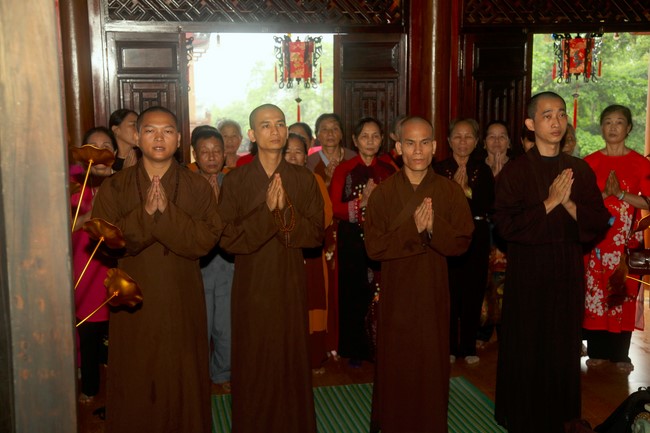 Pilgrimage, visit the scenic spots in Quang Binh - Hue of Giai Lam Pagoda - Ha Tinh