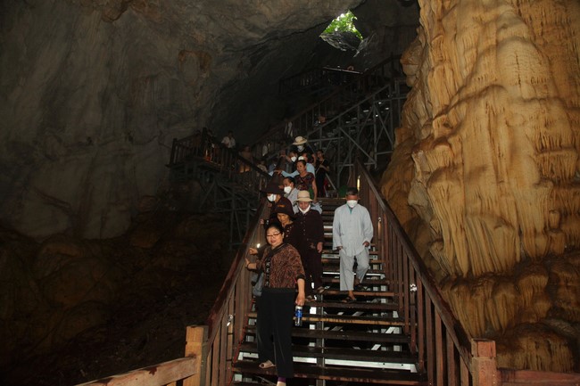 Pilgrimage, visit the scenic spots in Quang Binh - Hue of Giai Lam Pagoda - Ha Tinh