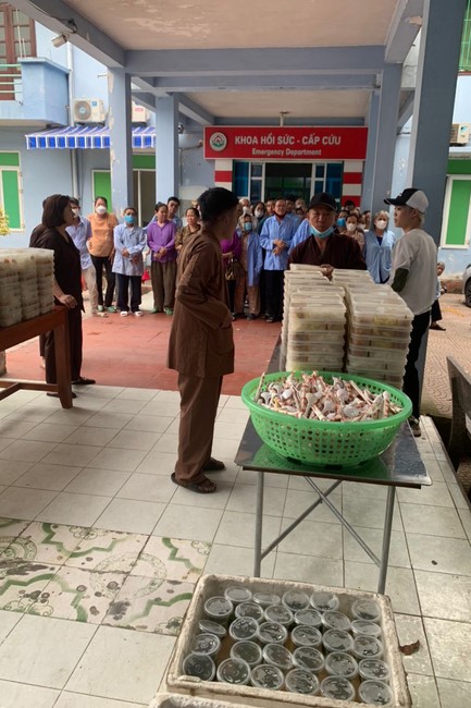 One-Day Retreat, and charity in the 1st day of lunar moon at Dong Cao Pagoda, Thanh Hoa