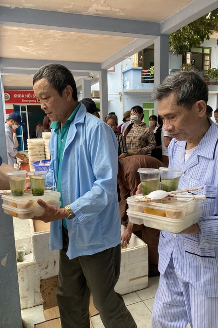 One-Day Retreat, and charity in the 1st day of lunar moon at Dong Cao Pagoda, Thanh Hoa