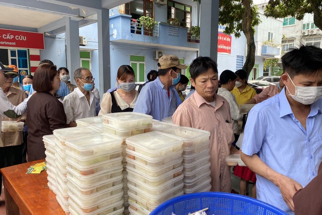 One-Day Retreat, and charity in the 1st day of lunar moon at Dong Cao Pagoda, Thanh Hoa