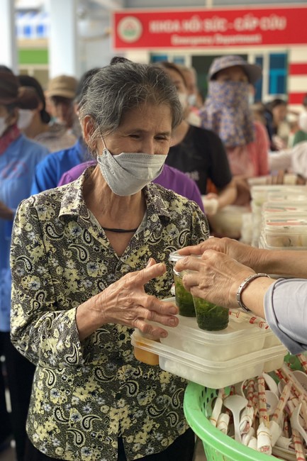 One-Day Retreat, and charity in the 1st day of lunar moon at Dong Cao Pagoda, Thanh Hoa