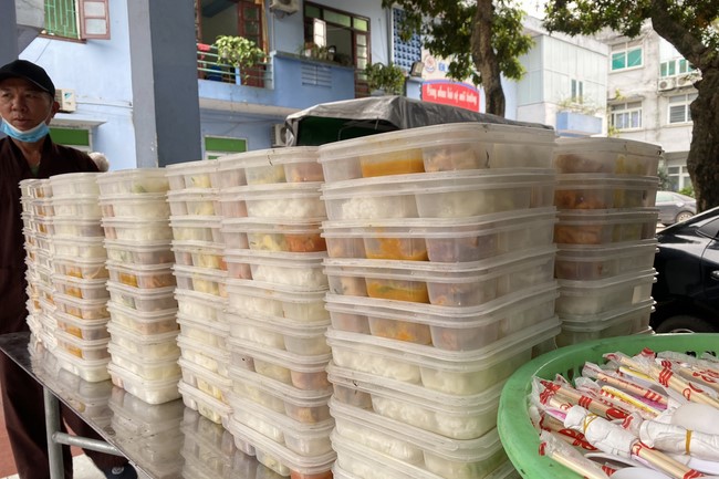 One-Day Retreat, and charity in the 1st day of lunar moon at Dong Cao Pagoda, Thanh Hoa