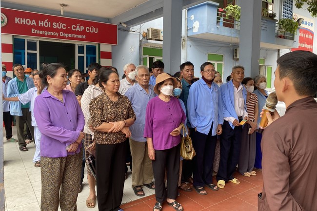 One-Day Retreat, and charity in the 1st day of lunar moon at Dong Cao Pagoda, Thanh Hoa