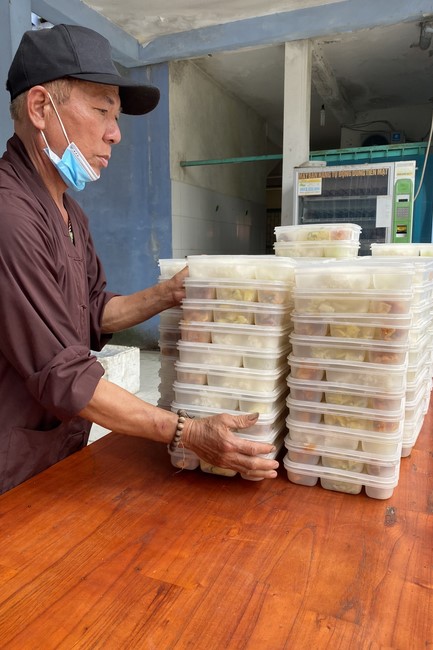 One-Day Retreat, and charity in the 1st day of lunar moon at Dong Cao Pagoda, Thanh Hoa