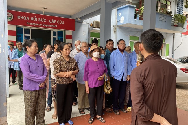 One-Day Retreat, and charity in the 1st day of lunar moon at Dong Cao Pagoda, Thanh Hoa