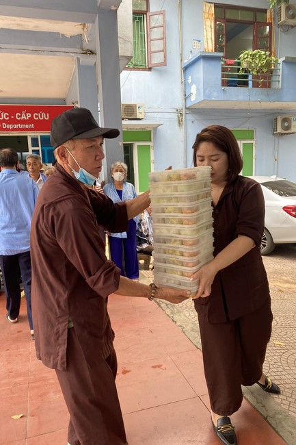 One-Day Retreat, and charity in the 1st day of lunar moon at Dong Cao Pagoda, Thanh Hoa