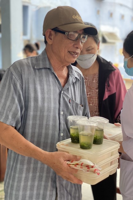 One-Day Retreat, and charity in the 1st day of lunar moon at Dong Cao Pagoda, Thanh Hoa