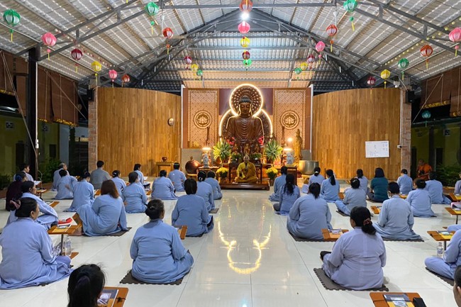 Repentant ceremony on (intercalary) Feb. 29th, Year of the Cat at  Suoi Phap Pagoda, Tay Ninh