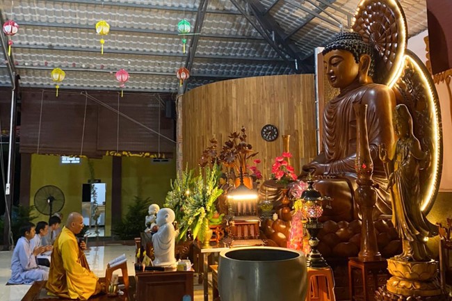 Repentant ceremony on (intercalary) Feb. 29th, Year of the Cat at  Suoi Phap Pagoda, Tay Ninh