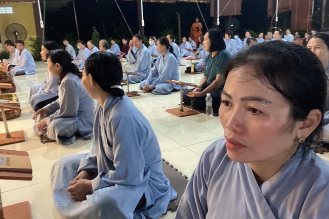 Repentant ceremony on (intercalary) Feb. 29th, Year of the Cat at  Suoi Phap Pagoda, Tay Ninh