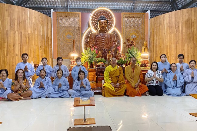 Repentant ceremony on (intercalary) Feb. 29th, Year of the Cat at  Suoi Phap Pagoda, Tay Ninh