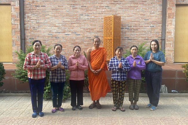 Repentant ceremony on (intercalary) Feb. 29th, Year of the Cat at  Suoi Phap Pagoda, Tay Ninh