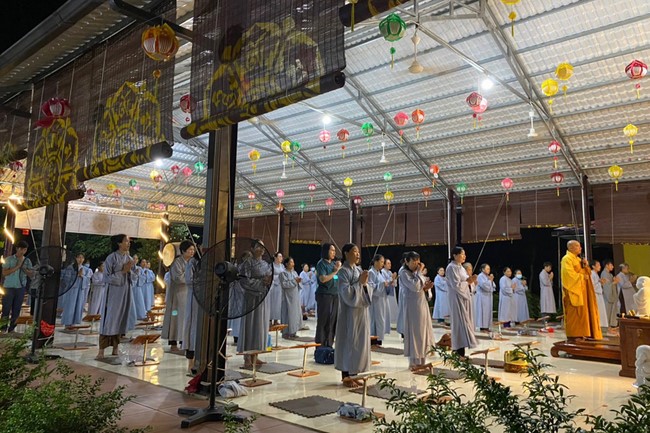 Repentant ceremony on (intercalary) Feb. 29th, Year of the Cat at  Suoi Phap Pagoda, Tay Ninh