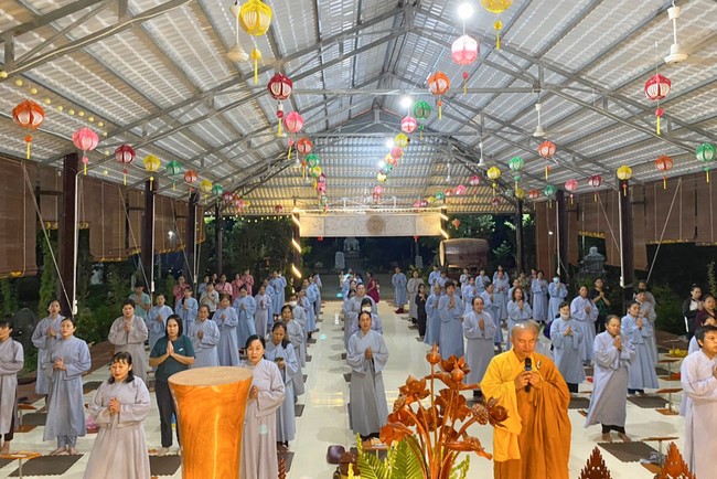 Repentant ceremony on (intercalary) Feb. 29th, Year of the Cat at  Suoi Phap Pagoda, Tay Ninh