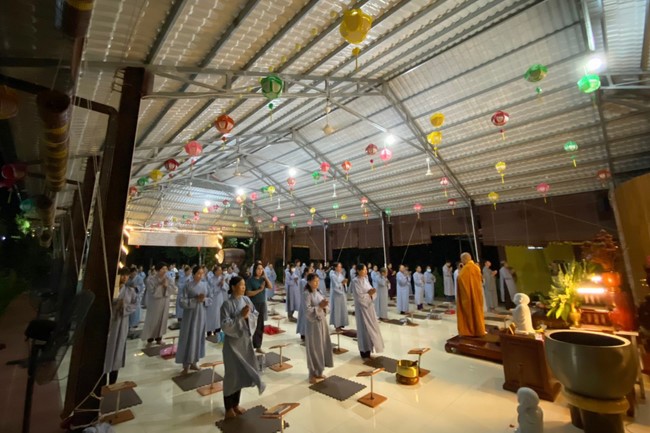 Repentant ceremony on (intercalary) Feb. 29th, Year of the Cat at  Suoi Phap Pagoda, Tay Ninh