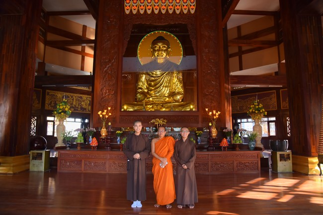 Visiting and exchanging Buddhist culture at Hoang Phap pagoda of Doctors of Buddhist Studies Thailand - India