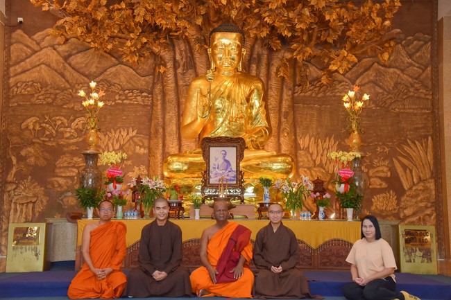 Visiting and exchanging Buddhist culture at Hoang Phap pagoda of Doctors of Buddhist Studies Thailand - India