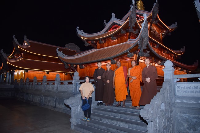 Visiting and exchanging Buddhist culture at Hoang Phap pagoda of Doctors of Buddhist Studies Thailand - India