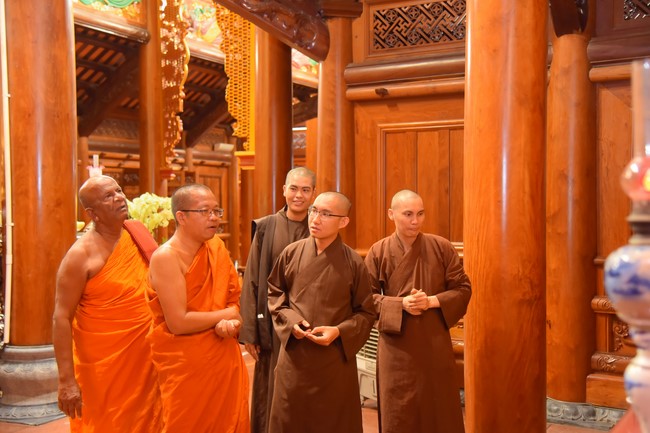 Visiting and exchanging Buddhist culture at Hoang Phap pagoda of Doctors of Buddhist Studies Thailand - India