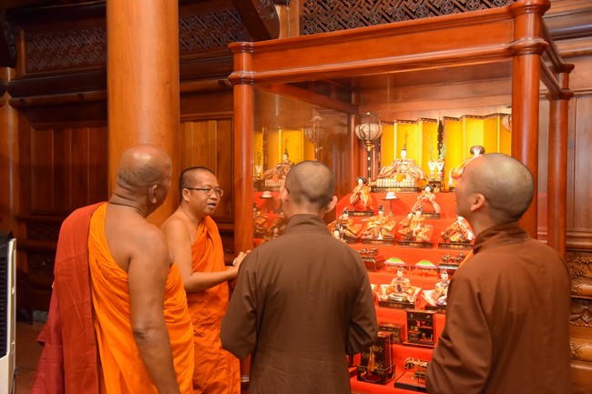 Visiting and exchanging Buddhist culture at Hoang Phap pagoda of Doctors of Buddhist Studies Thailand - India