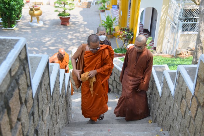 Visiting and exchanging Buddhist culture at Hoang Phap pagoda of Doctors of Buddhist Studies Thailand - India