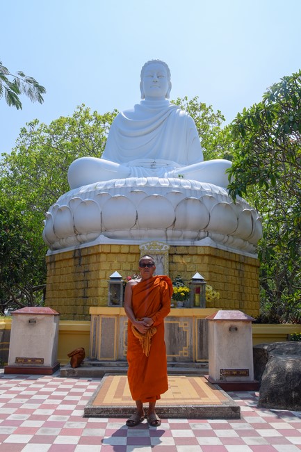 Visiting and exchanging Buddhist culture at Hoang Phap pagoda of Doctors of Buddhist Studies Thailand - India
