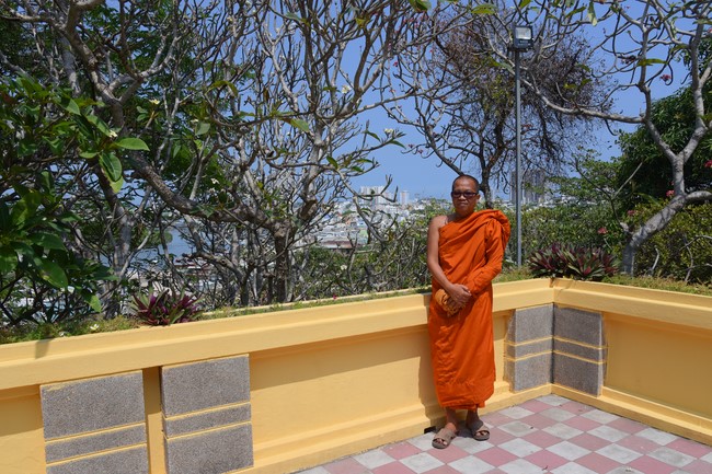 Visiting and exchanging Buddhist culture at Hoang Phap pagoda of Doctors of Buddhist Studies Thailand - India