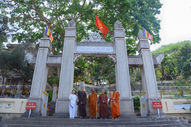 Visiting and exchanging Buddhist culture at Hoang Phap pagoda of Doctors of Buddhist Studies Thailand - India