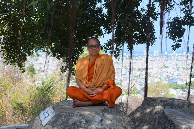 Visiting and exchanging Buddhist culture at Hoang Phap pagoda of Doctors of Buddhist Studies Thailand - India