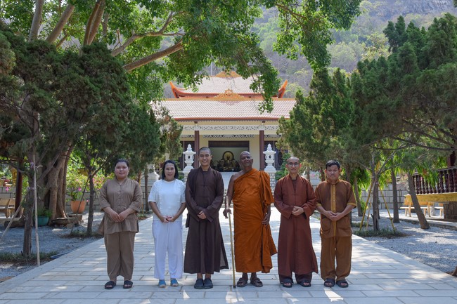 Visiting and exchanging Buddhist culture at Hoang Phap pagoda of Doctors of Buddhist Studies Thailand - India