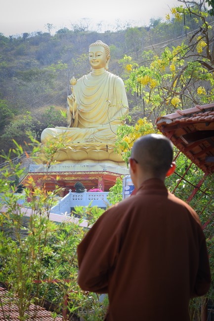 Visiting and exchanging Buddhist culture at Hoang Phap pagoda of Doctors of Buddhist Studies Thailand - India