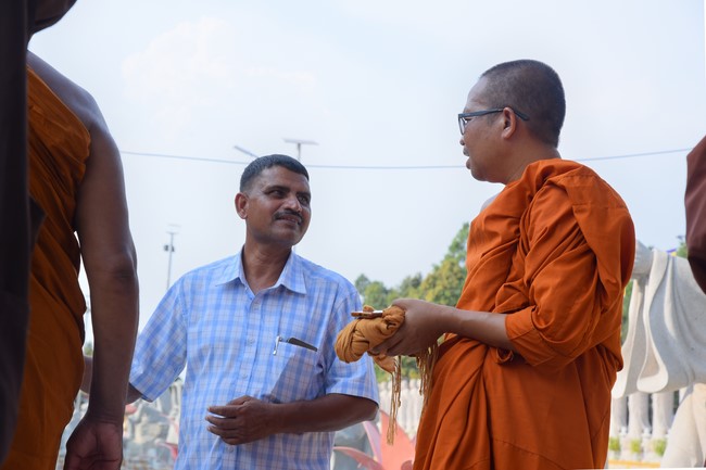 Visiting and exchanging Buddhist culture at Hoang Phap pagoda of Doctors of Buddhist Studies Thailand - India