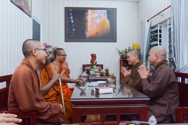 Visiting and exchanging Buddhist culture at Hoang Phap pagoda of Doctors of Buddhist Studies Thailand - India