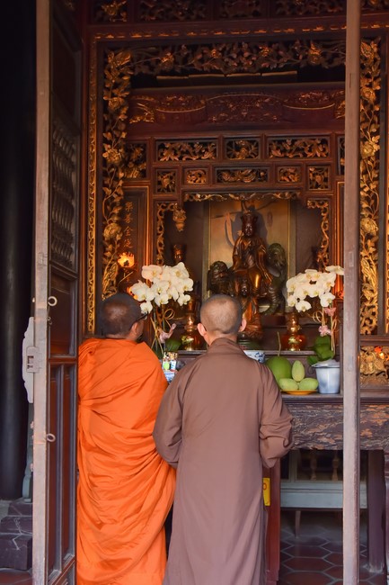 Visiting and exchanging Buddhist culture at Hoang Phap pagoda of Doctors of Buddhist Studies Thailand - India
