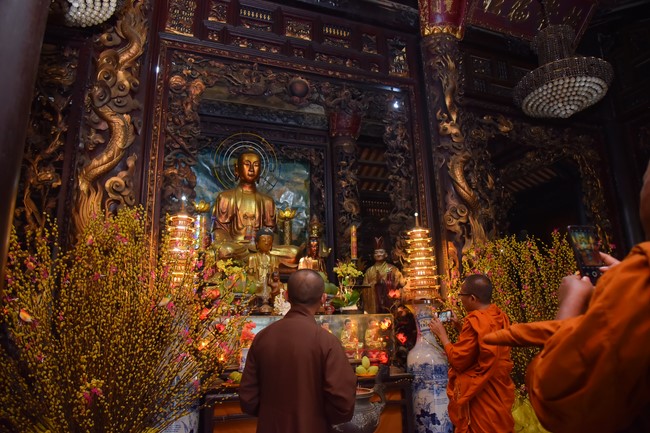 Visiting and exchanging Buddhist culture at Hoang Phap pagoda of Doctors of Buddhist Studies Thailand - India