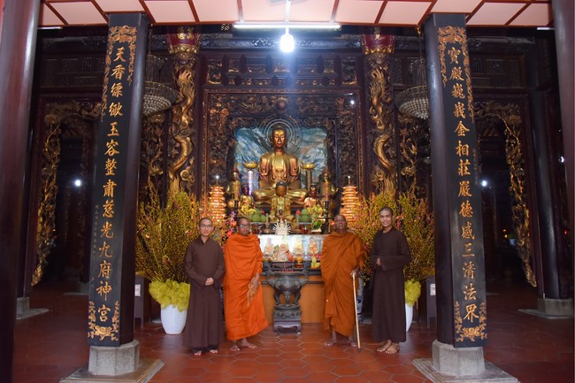 Visiting and exchanging Buddhist culture at Hoang Phap pagoda of Doctors of Buddhist Studies Thailand - India