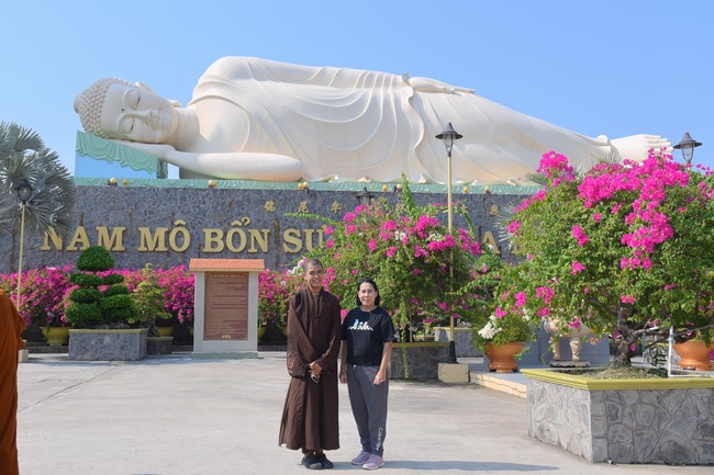 Visiting and exchanging Buddhist culture at Hoang Phap pagoda of Doctors of Buddhist Studies Thailand - India