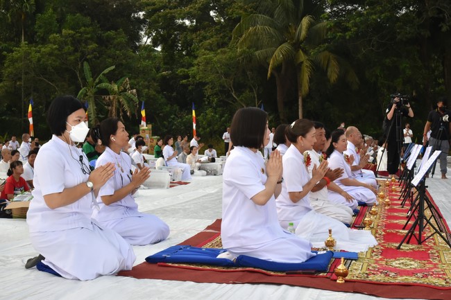 Inauguration ceremony of dining- room and offerings at Khmer Theravada Academy