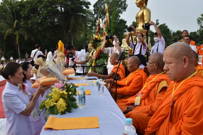 Inauguration ceremony of dining- room and offerings at Khmer Theravada Academy