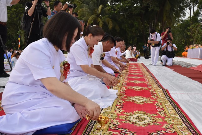 Inauguration ceremony of dining- room and offerings at Khmer Theravada Academy