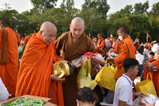 Inauguration ceremony of dining- room and offerings at Khmer Theravada Academy