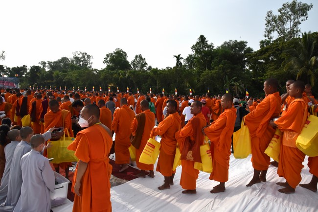 Inauguration ceremony of dining- room and offerings at Khmer Theravada Academy
