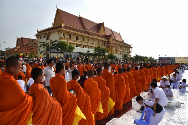 Inauguration ceremony of dining- room and offerings at Khmer Theravada Academy