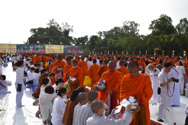 Inauguration ceremony of dining- room and offerings at Khmer Theravada Academy